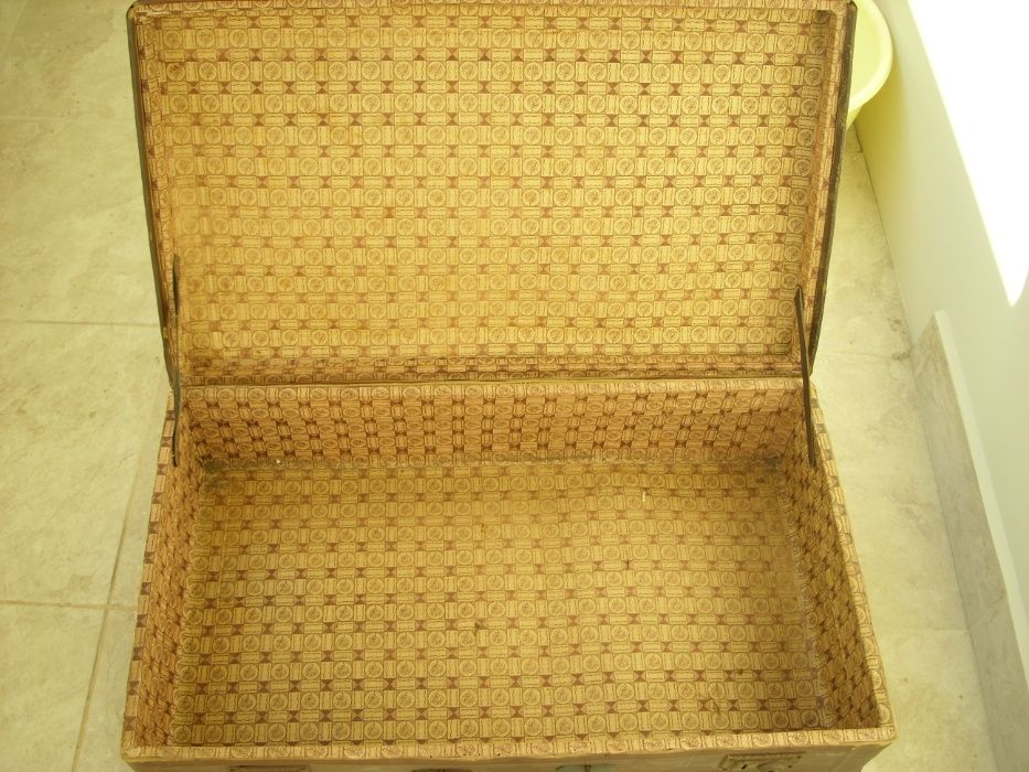 Куфари кожен и картонен