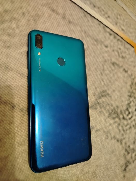 Телефон HUAWEI Y7 2019