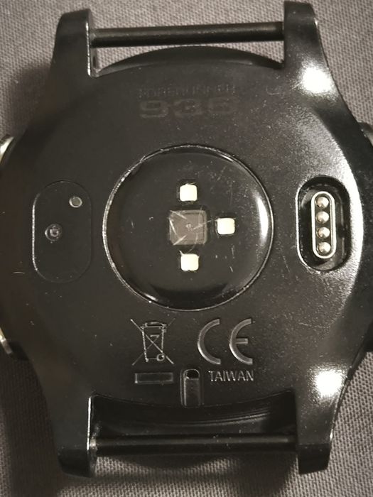 На запчасти garmin forerunner 935