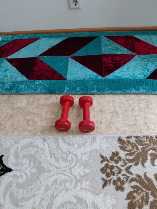 Продам Гантели 2 кг