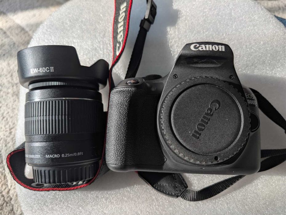Aparat Foto DSLR Canon EOS 2000D + Obiectiv 18-55mm IS II – Stare Excelentă