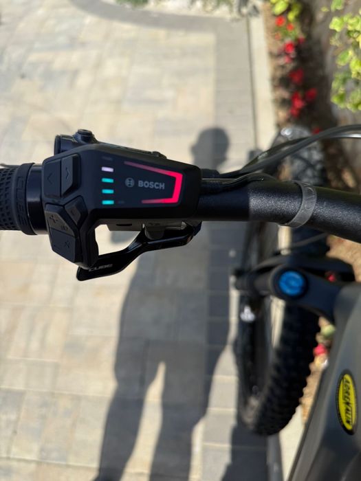 Bicicleta electrica CUBE  carbon 750 w