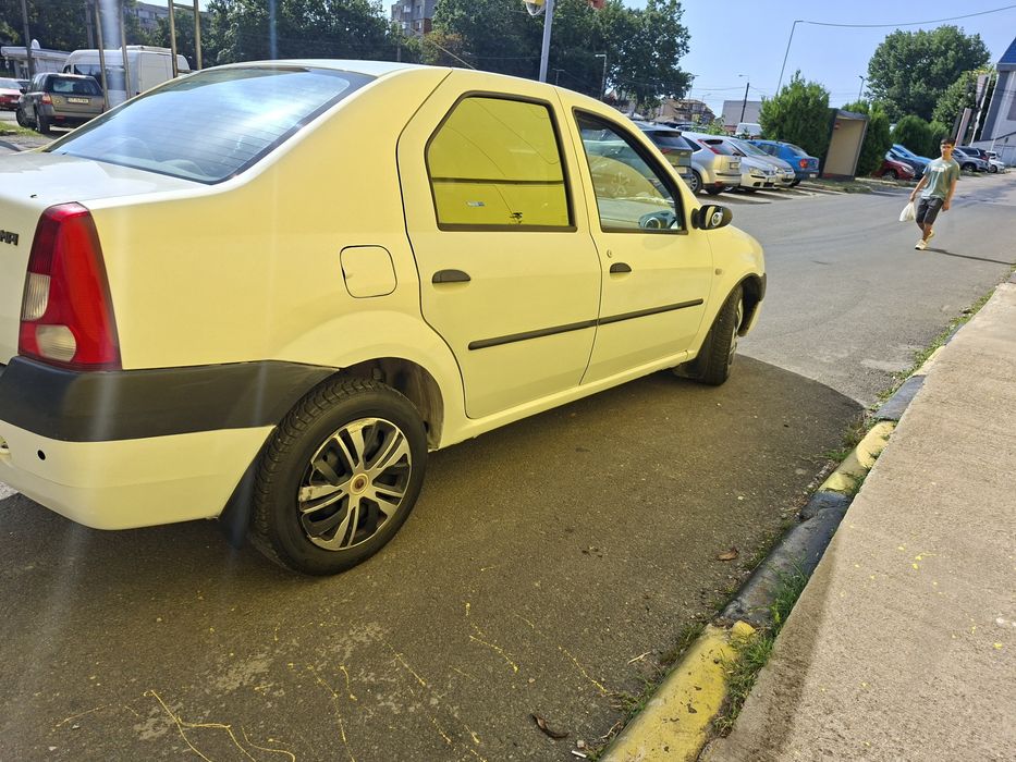 Vând Dacia Logan 14 Mpi