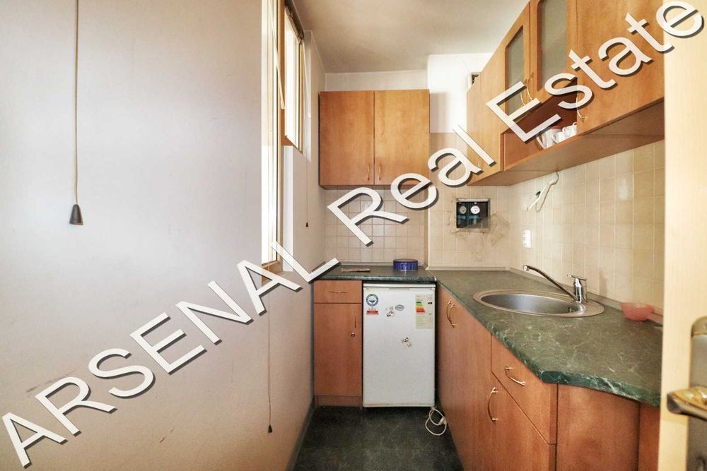 Продава се Офис в София, Център - 178 кв.м за 1576 €/кв.м - Снимка #1