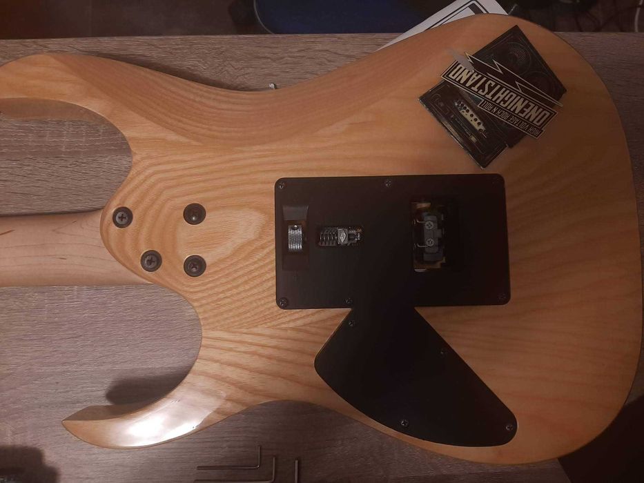 Chitara IBANEZ, model RG370AHMZ Standard