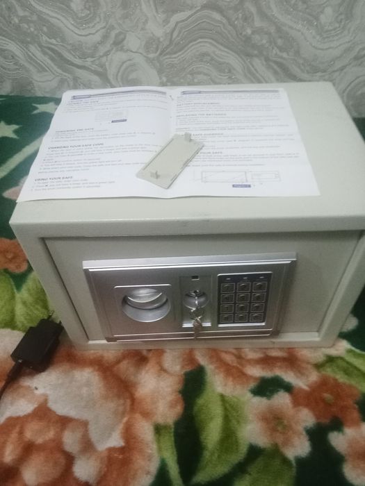 Сейф новый упаковке