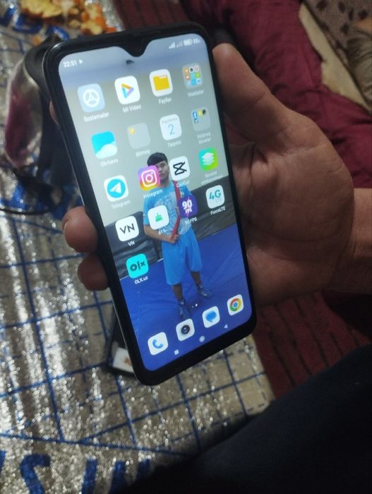 Redmi note 8 T sotiladi xotirasi 128 GB operativ xotirasi 6 kamera48mp