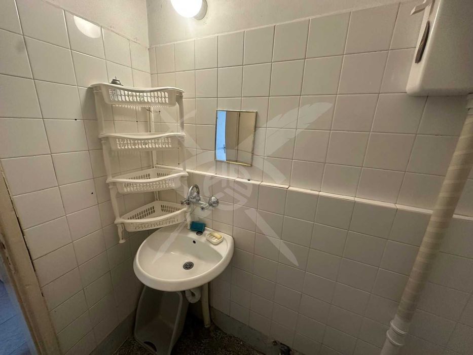 Дава се под наем Двустаен апартамент в Пловдив, Център - 70 кв.м за 448.8 € - Снимка #4
