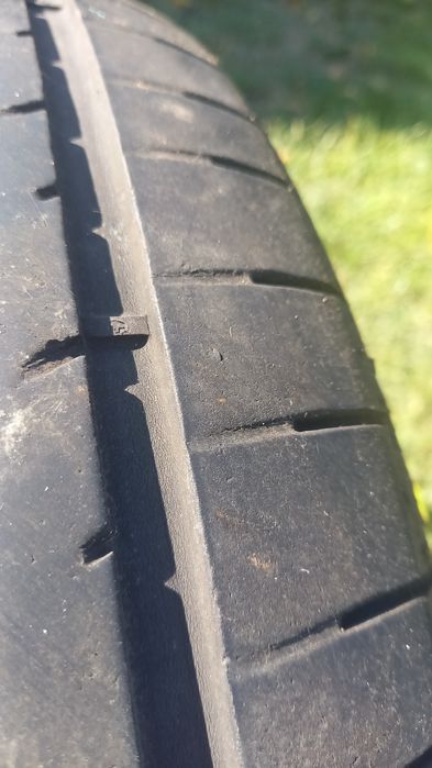 4бр. гуми 235 45 17,  две Fulda и две Black lion