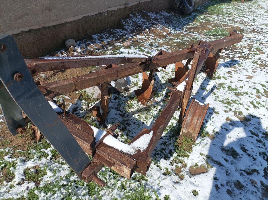 плуг: холати яхши, 5 корпусли.