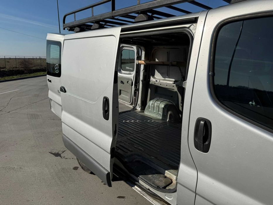 Renault Traffic 2003 1.9 dCi, 362.000 km Reali