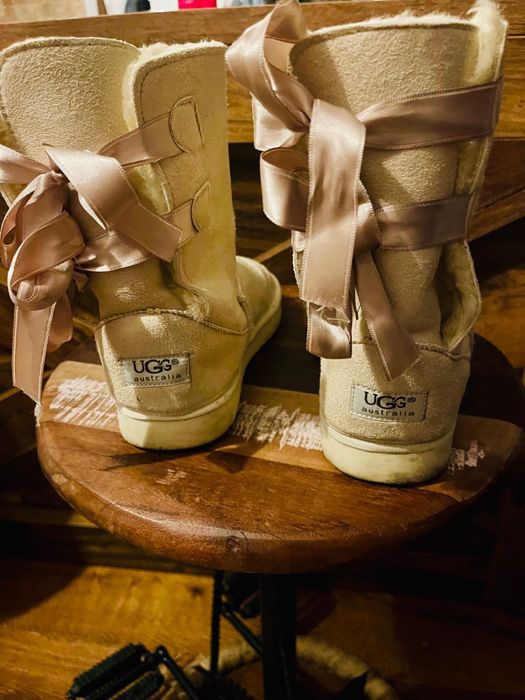 UGG cizme de zapada din piele intoarsa Bailey Bow II