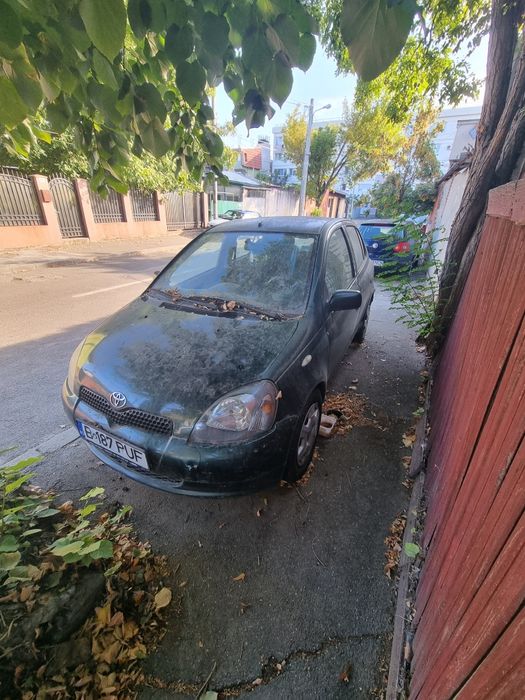 Vând Toyota yaris