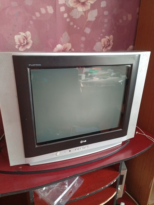Телевизор LG 52 диагональ