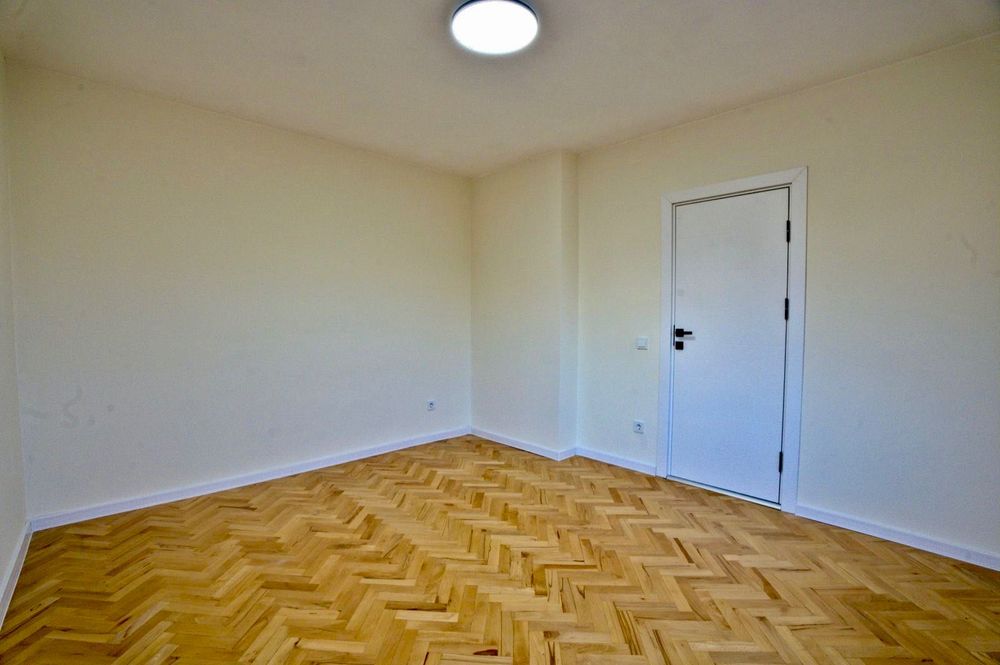 Продава се Четиристаен апартамент в Варна, Лятно кино Тракия - 120 кв.м за 2159 €/кв.м - Снимка #10