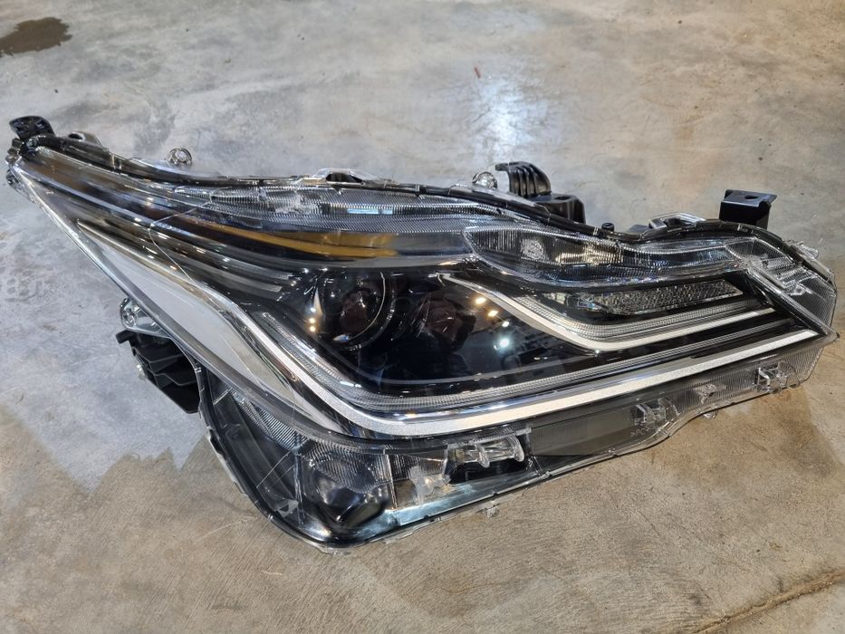 Фара toyota corolla e210