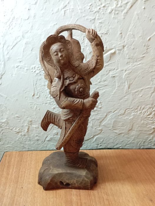 Прадам статуэтка