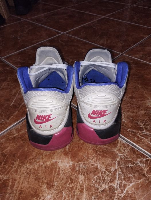Vând adidași Jordan AIR