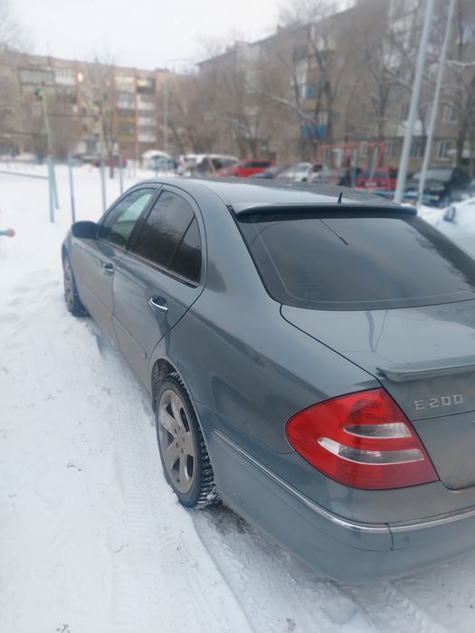 Продам СРОЧНО мерседес 200Е