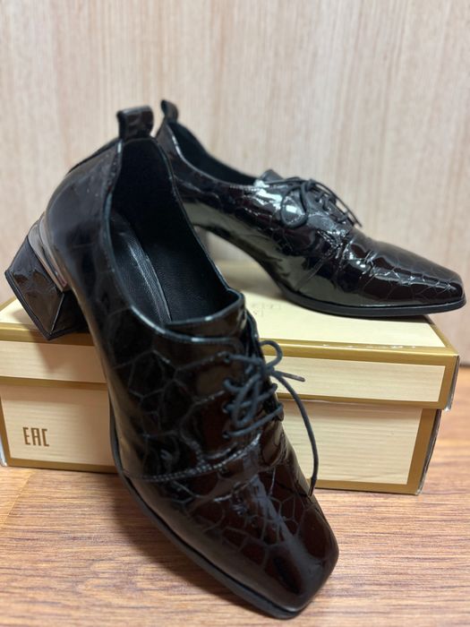 Обувки - естествен лак, българско производство