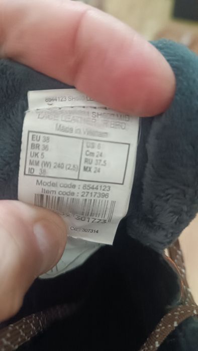 Bocanci imblaniti impermeabili piele nr 38 ca noi lungime talpic 24 cm