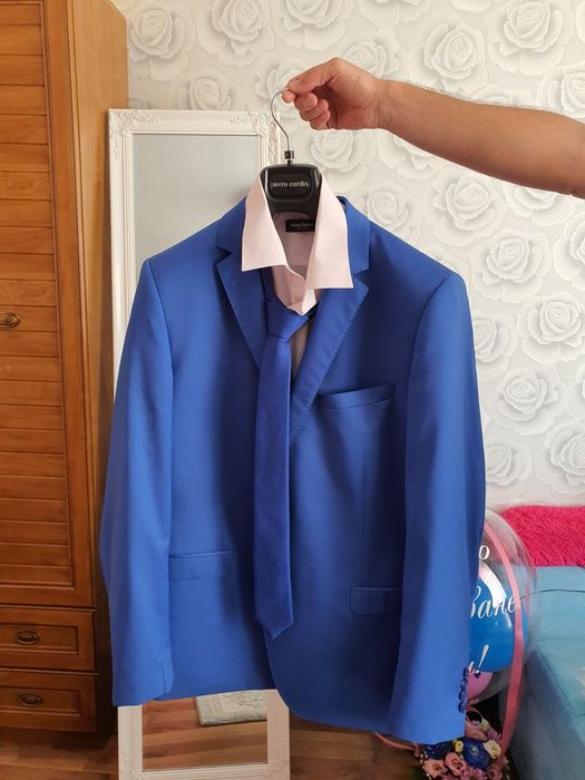 Мъжки костюм Pierre cardin и обувки подходящи