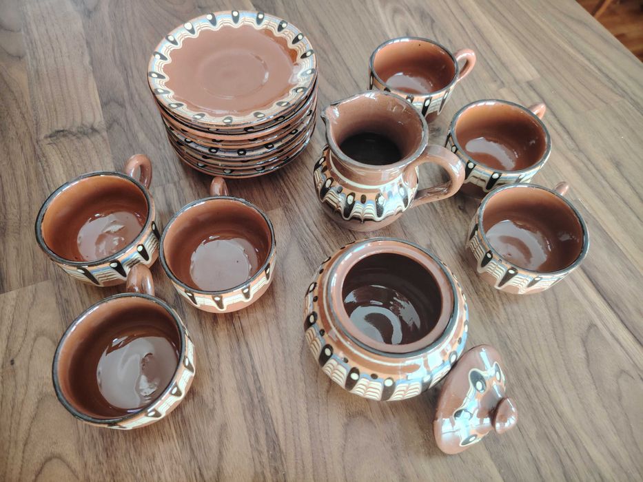 Сервиз за кафе, каничка и захарница от троянска керамика