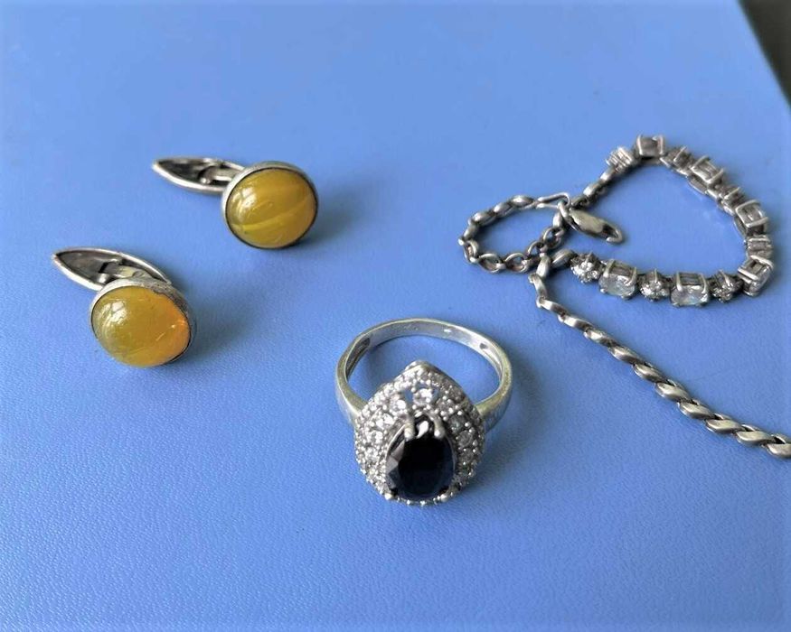 Броши и серебряные украшения