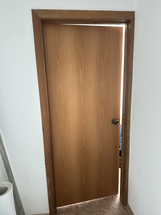 Продам межкомнатные двери .