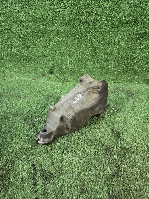 Кронштейн крепление двигателя Мерседес Мерс Спринтер 906 Sprinter 651