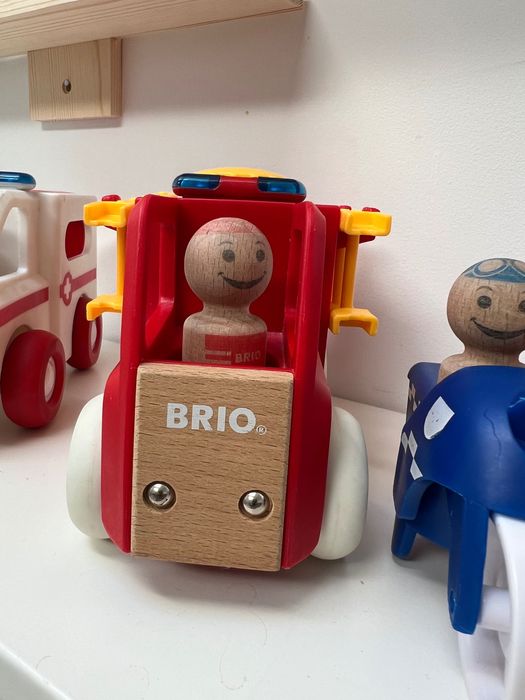 Set jucării mașinuțe Brio (ambulanța, politie, pompieri, etc)