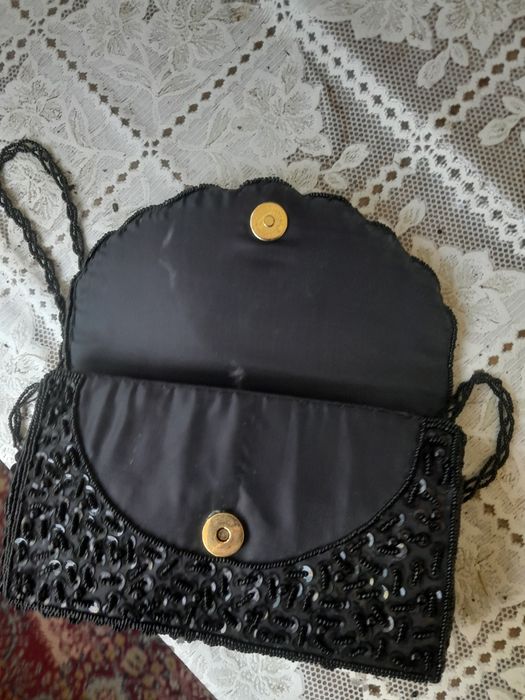 Vând foarte convenabil genți de dama 25 lei bucata