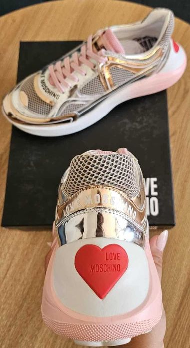 Нови маркови маратонки