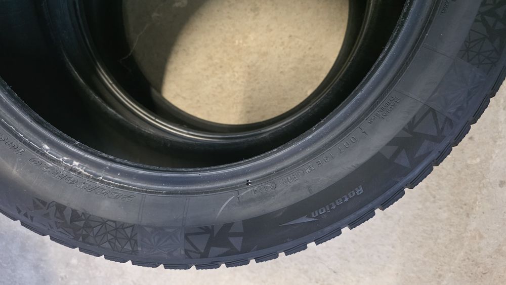 Автошины, 245/50/20 зимние шины