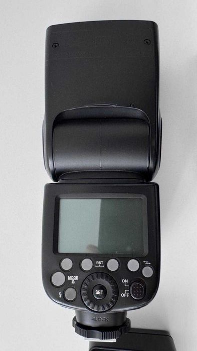 Pachet Profesional Godox Sony: 3x Bliț V860II-S + Transmițător XPro + Accesorii