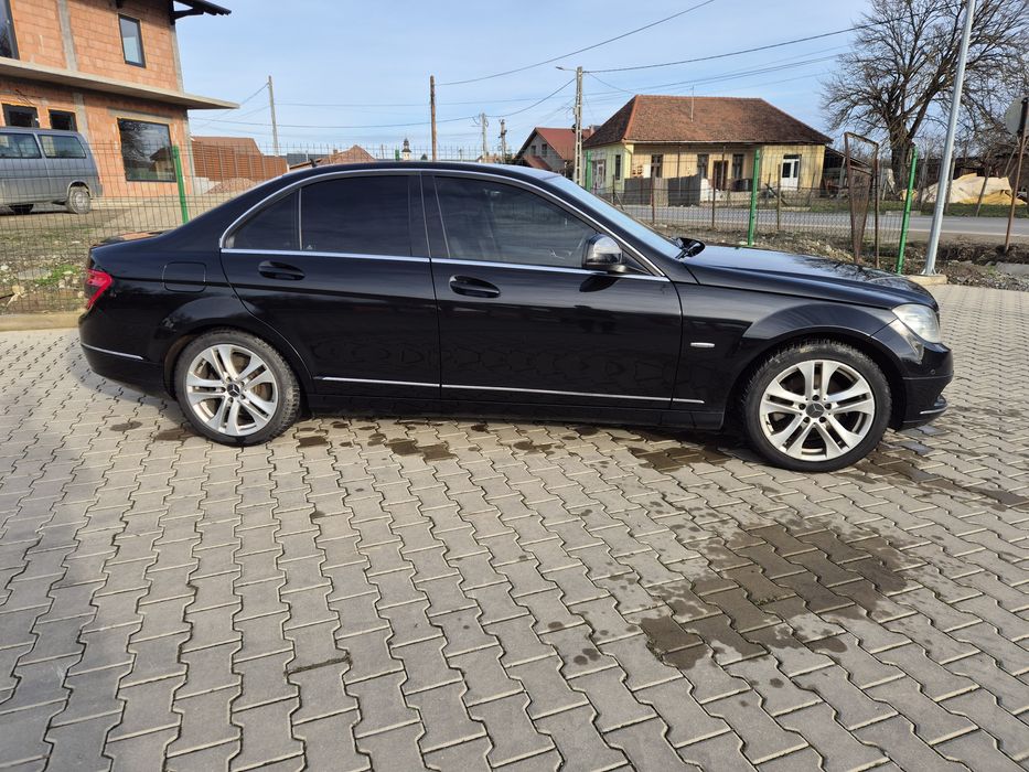 Mercedes-Benz C220