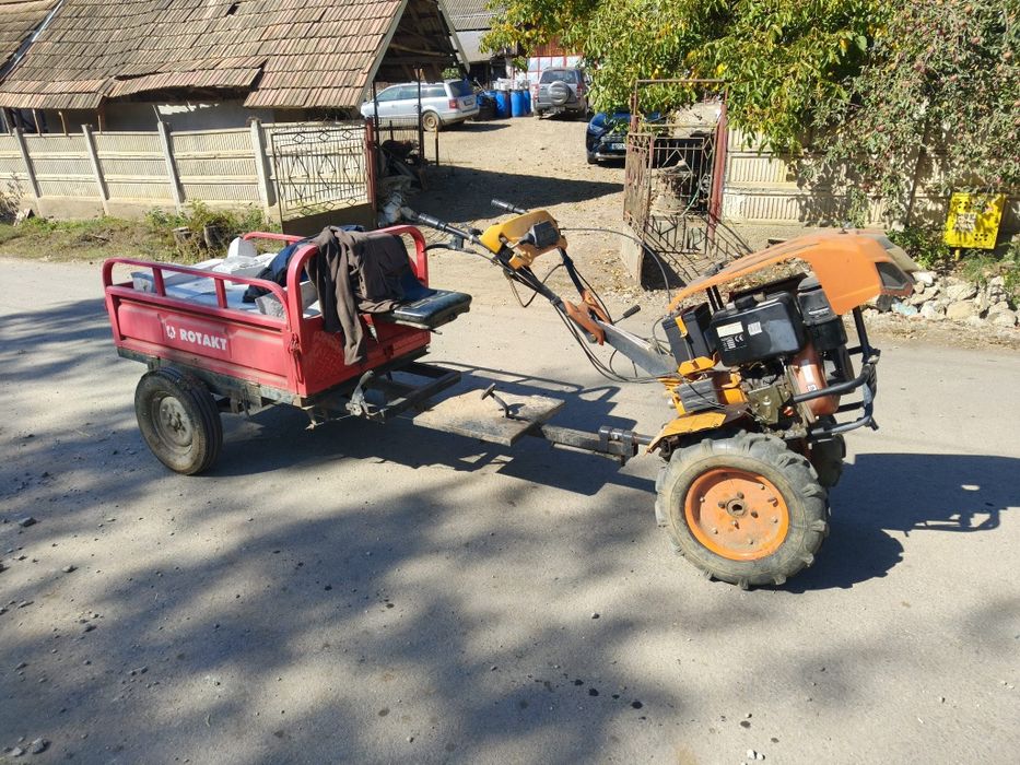 Vând motocultor diesel