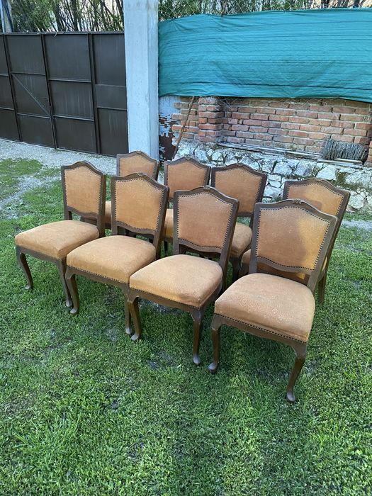 Стари мебели масив- диван, маса