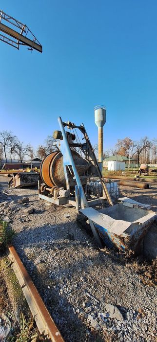Козловой кран сотилади ва 200метр релиси билан
