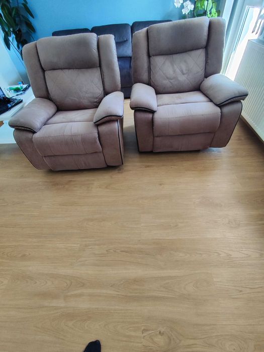 Продавам два броя релакс фотьойли