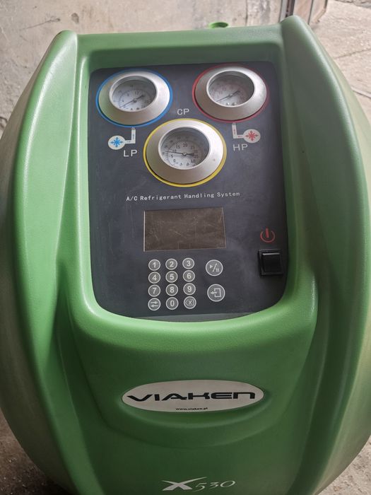 Автоматична Машина,станция за  автоклиматици,зареждане на фреон VIAKEN X530 R134A