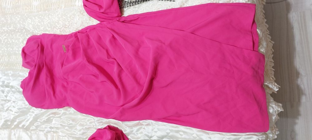 Rochie elegantă roz M