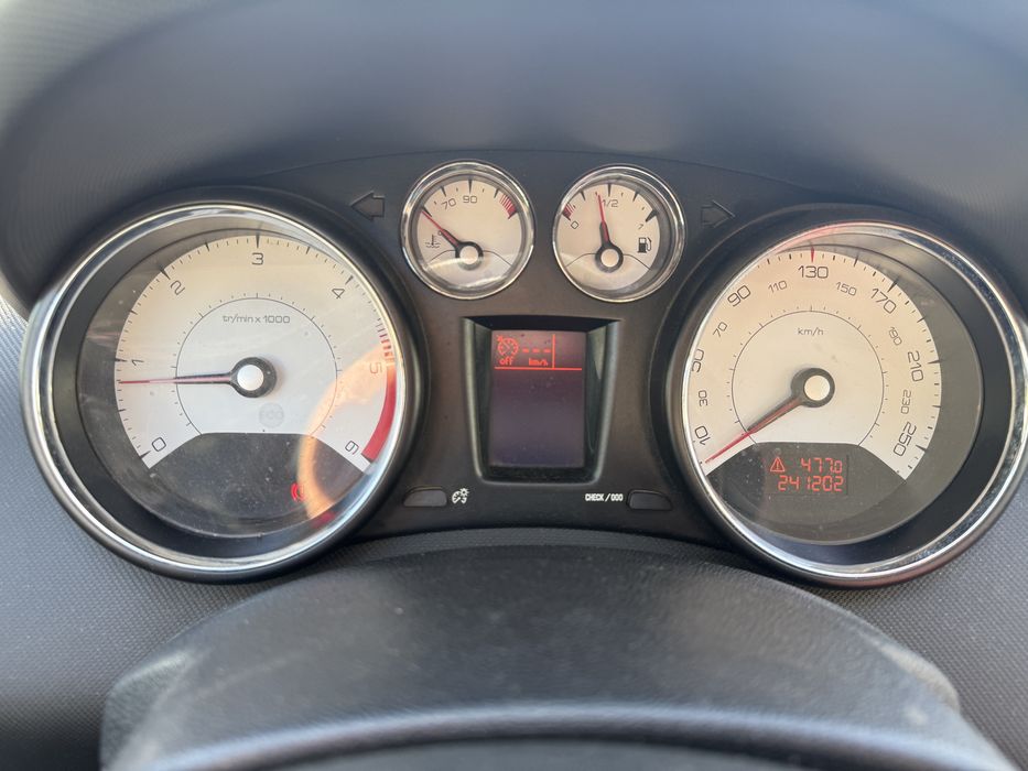 Peugeot 308 SW e-HDi – 241.190 km / An fabricatie 2012 – 3.850 € negociabil