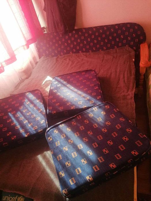 Разтегателен диван