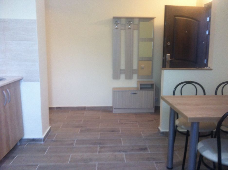 De inchiriat ap 2 camere, et2 zona cornisa-7noiembrie