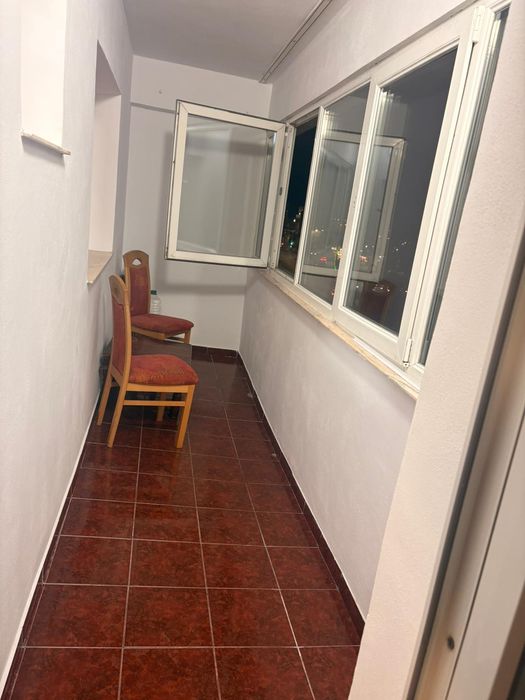 Închiriez apartament