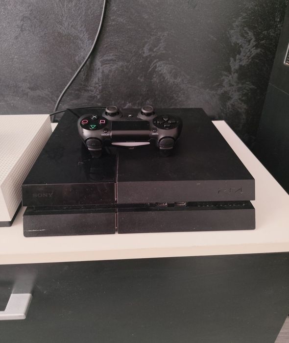 Vând/schimb PS 4 și Xbox ons s