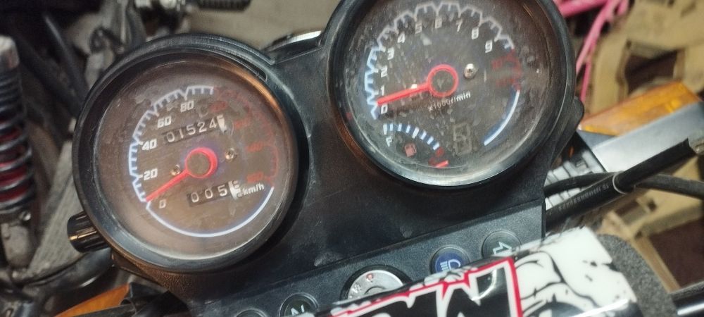 Продам мотоцикл GSX 200  пробег маленький