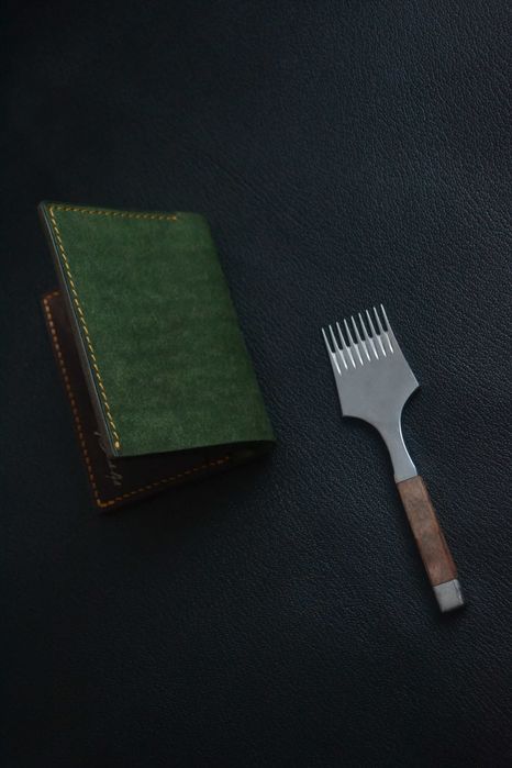 Portofel din piele lucrat integral manual pentru buletin nou