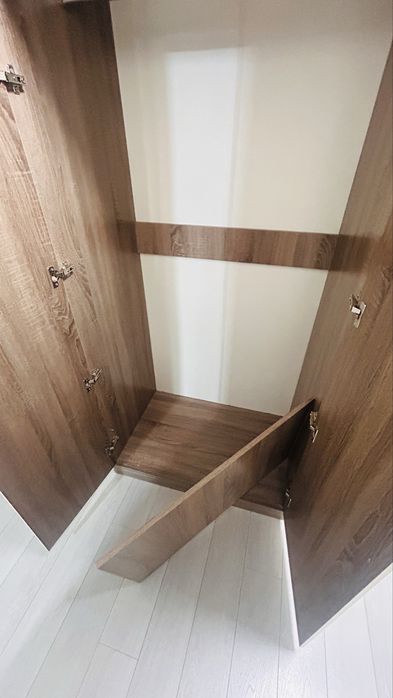 Продам шкаф в прихожую